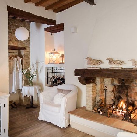 La Casa Di Alice Βίλα Castelnuovo dellʼAbate Εξωτερικό φωτογραφία